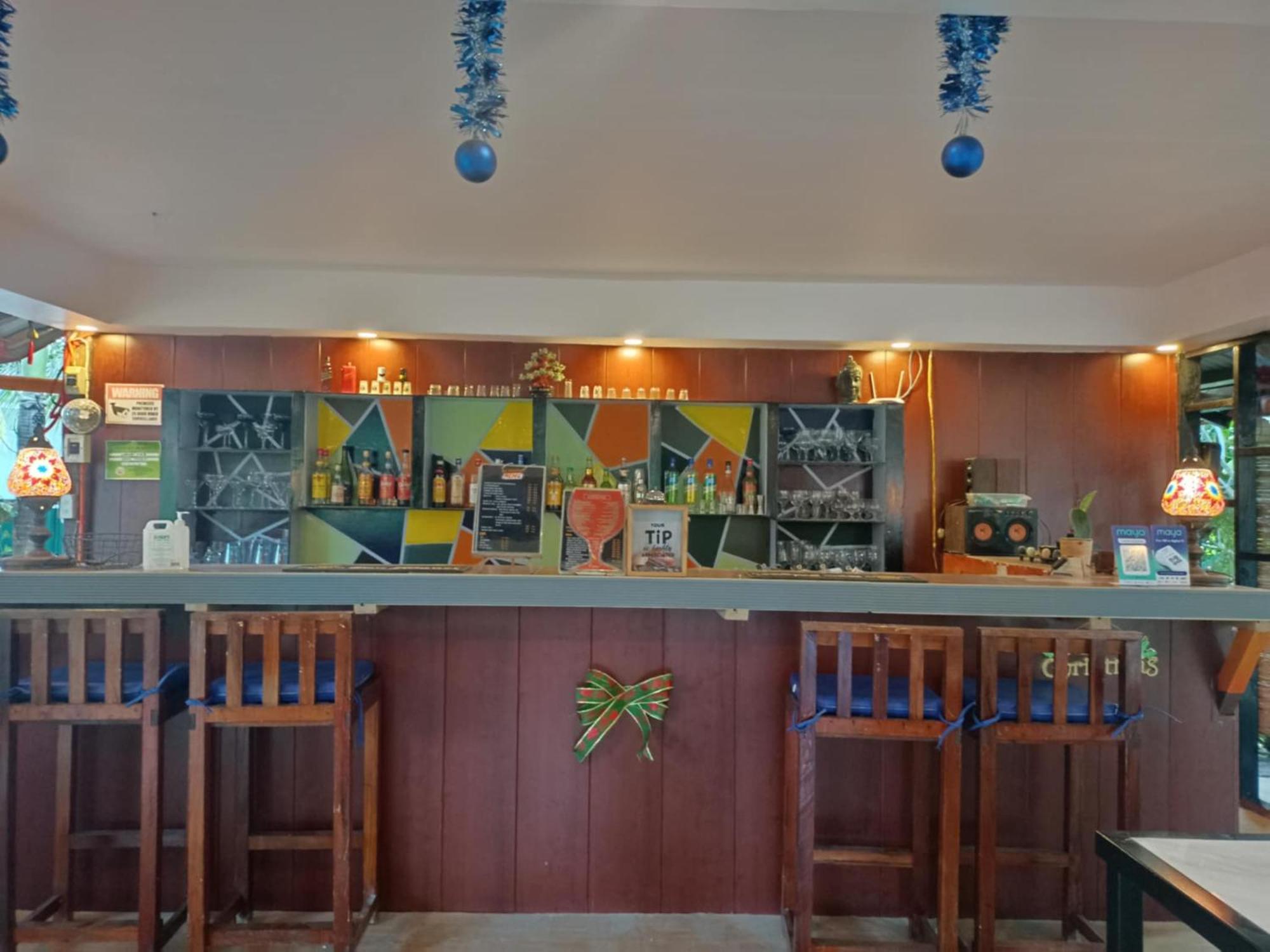 Adrianas Place Panglao Hostel ภายนอก รูปภาพ